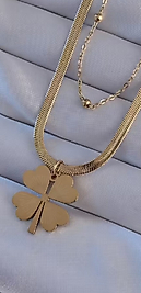 çelik kolye yonca detaylı